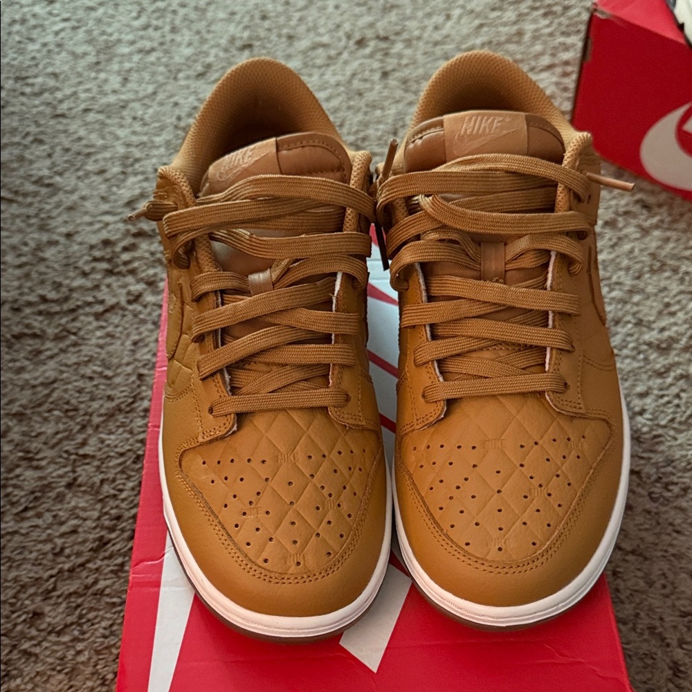 Nike Men's Brown Sneakers